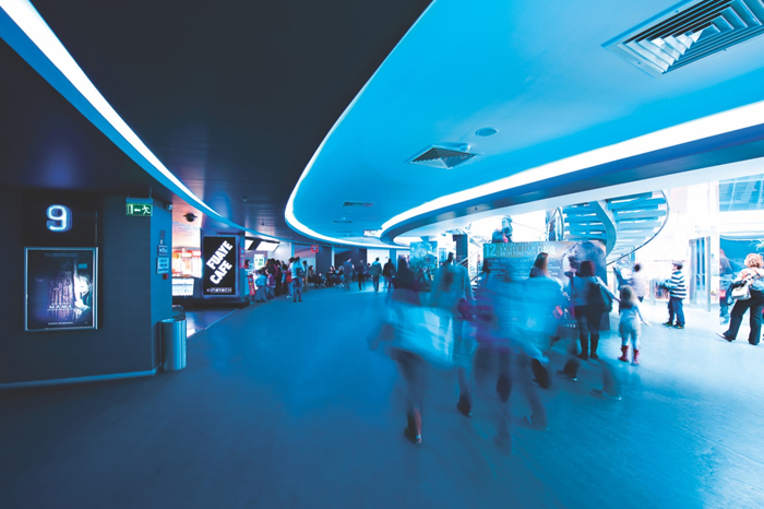 Korupark’ta Sinema Keyfi ve Sonrası İçin Lezzet ve Alışveriş Rehberi