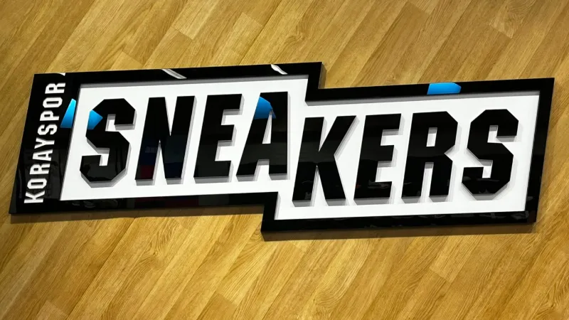 SNEAKERS Logo